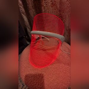 Illuminated Skincare Face Mask - Red